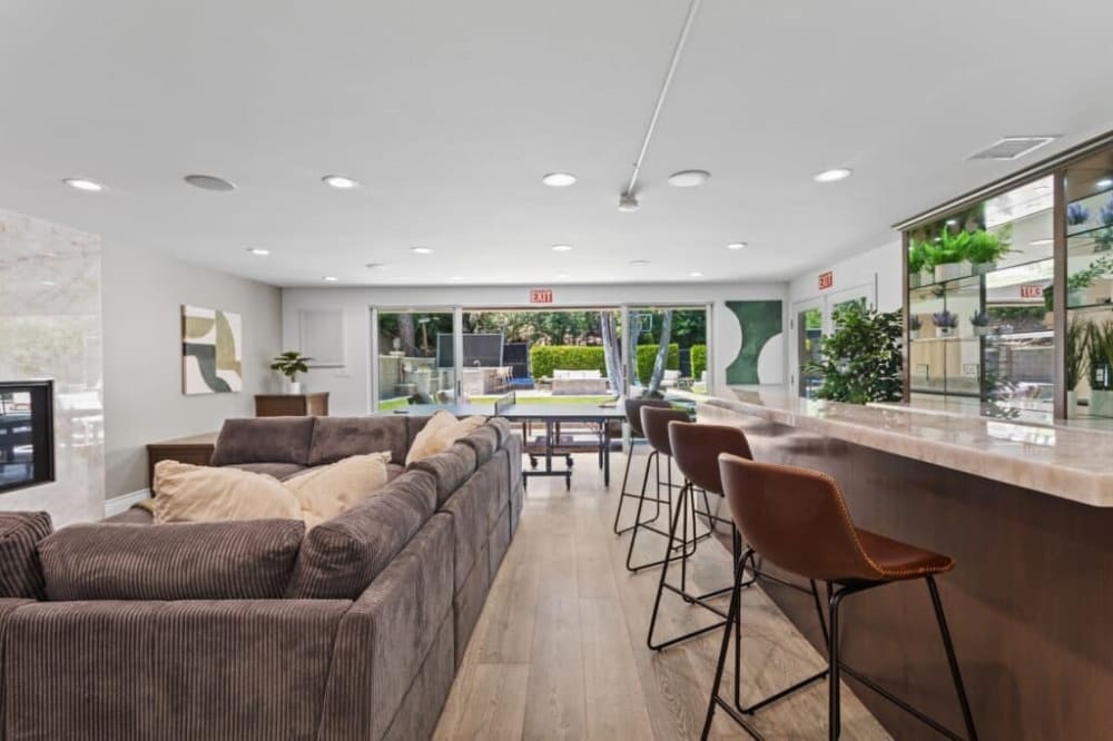Common lounge and recreation area at a Victory Bay residential treatment center