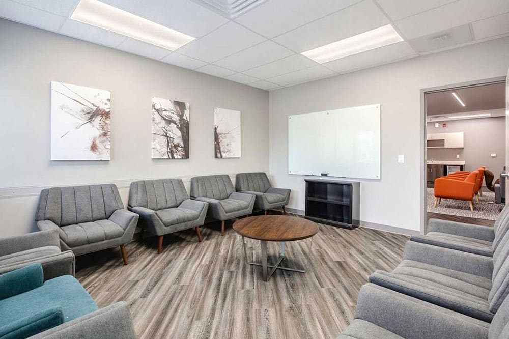 Quiet client lounge at the Victory Bay Woburn counseling clinic
